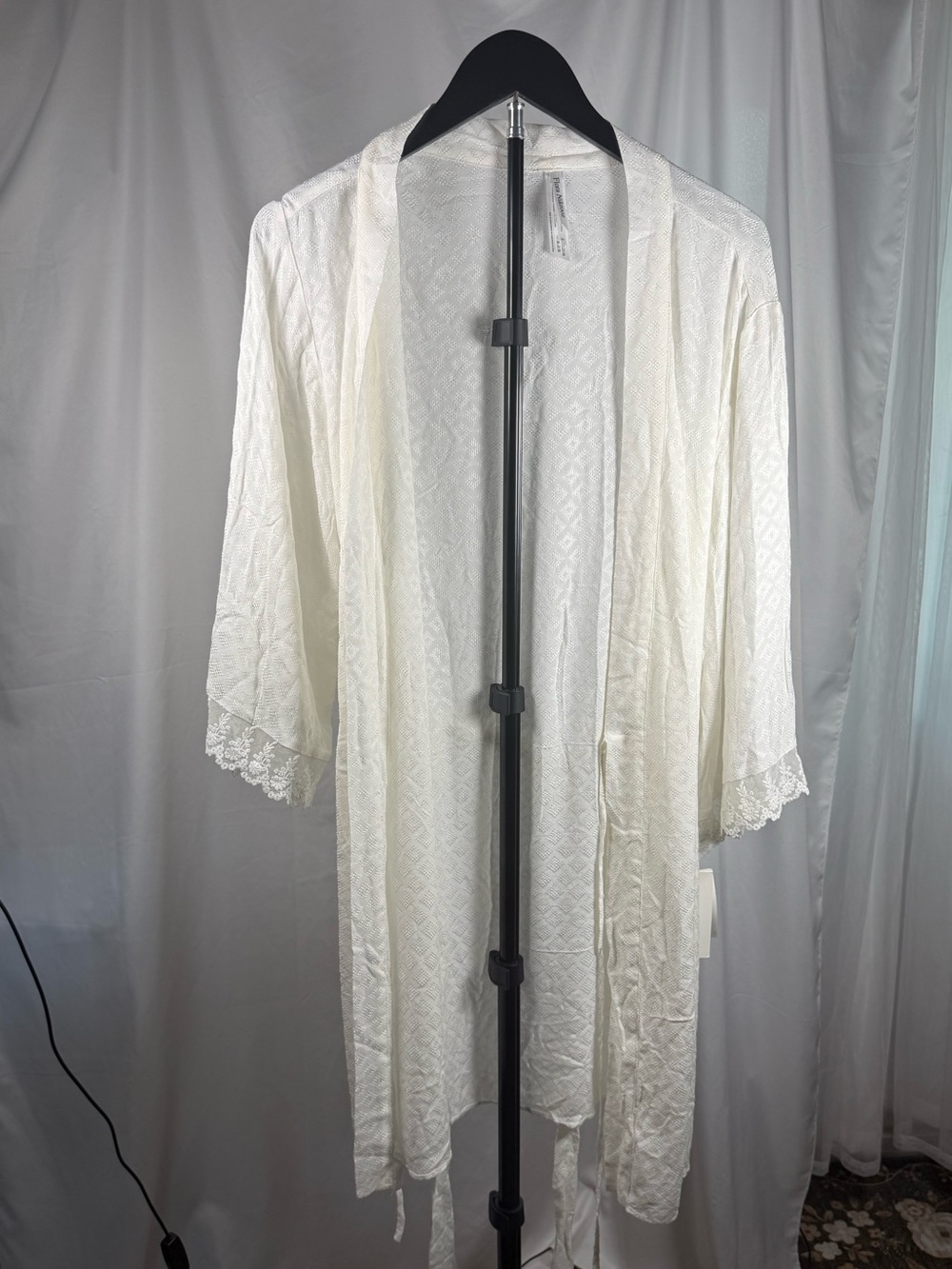 Flora Nikrooz Bridal Wrap Robe Medium NWT